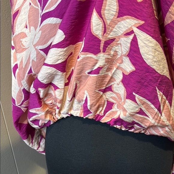 NWT DREW Women’s Medium Pink Floral Notched Collar Blouse Elastic Waist - Picture 5 of 6